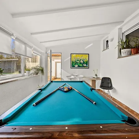 Kacana Blue - With Pool, Billiards, Darts